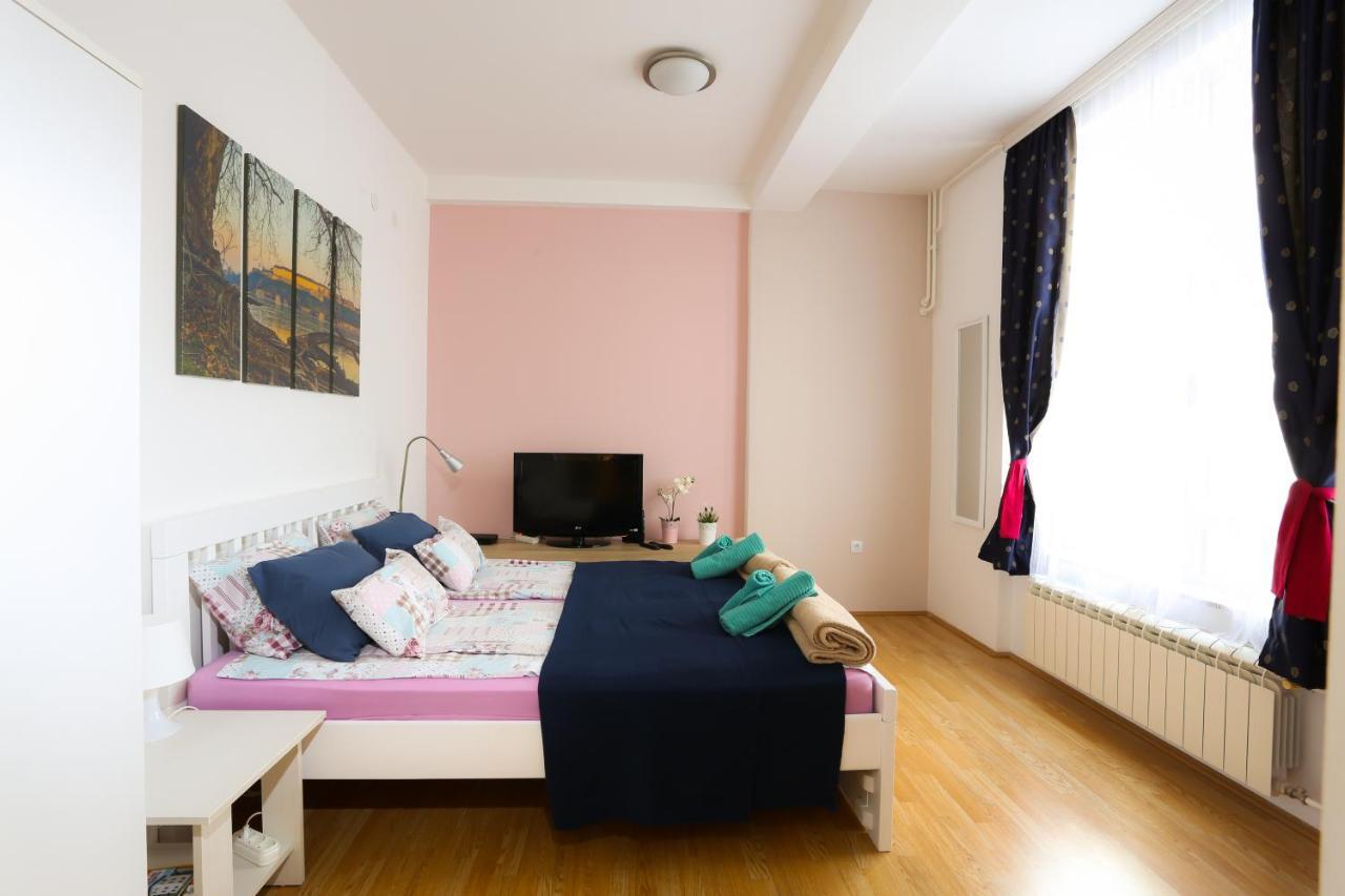 Studio Apartman Ld U Strogom Centru Novi Sad Exterior foto