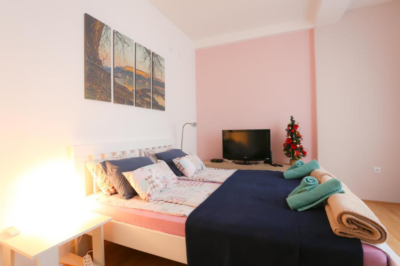 Studio Apartman Ld U Strogom Centru Novi Sad Exterior foto